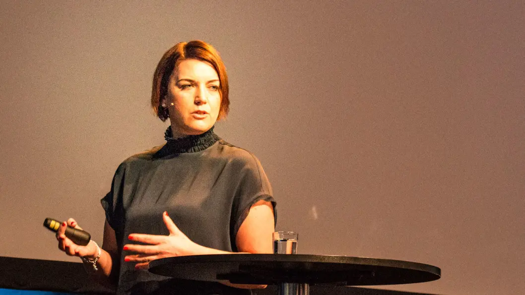 TROR PÅ ELBIL: Christina Bu, generalsekretær i Norsk elbilforening, under EV Summit i Oslo. Foto: Peter Raaum TROR PÅ ELBIL: Christina Bu, generalsekretær i Norsk elbilforening, under EV Summit i Oslo. Foto: Peter Raaum