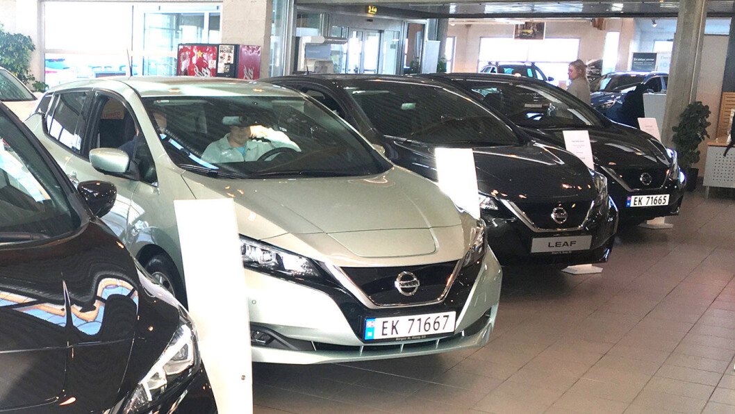 LEAFER I KØ: Nissan har allerede solgt 6500 Leaf-biler, og håper på et fem-siffret salg i 2018. LEAFER I KØ: Nissan har allerede solgt 6500 Leaf-biler, og håper på et fem-siffret salg i 2018.
