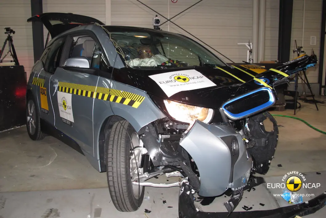 ELBIL: BMW i3 etter kollisjonstest hos EuroNCAP ELBIL: BMW i3 etter kollisjonstest hos EuroNCAP