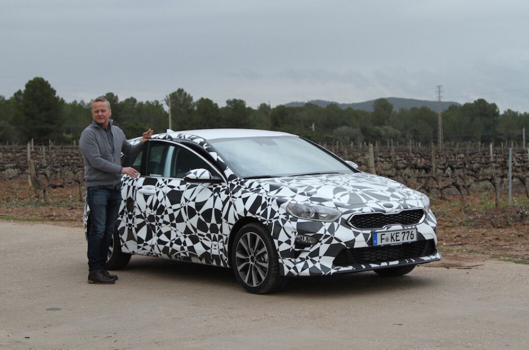 FØRSTE TEST: Første prøvekjøring av nye Kia Ceed, som kommer til Norge i sommer, foregikk i kamuflerte biler. Navnet på bilen er forandret fra cee`d til Ceed. Foto: Rune Korsvoll FØRSTE TEST: Første prøvekjøring av nye Kia Ceed, som kommer til Norge i sommer, foregikk i kamuflerte biler. Navnet på bilen er forandret fra cee`d til Ceed. Foto: Rune Korsvoll