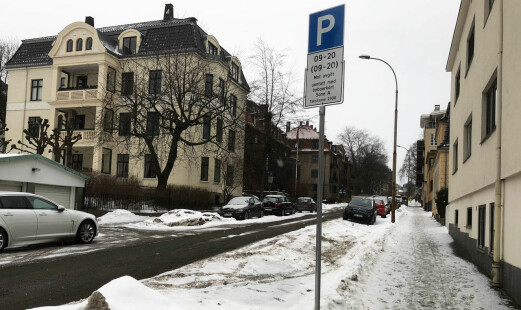 Kan kommunen regulere parkering når tomtegrensen går midt i gaten?