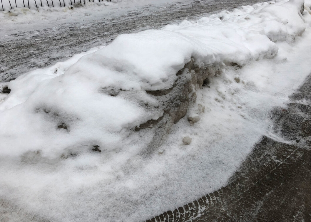KAN IKKE PARKERE: Snøhauger hindrer bruk av sårt tiltrengte parkeringsplasser i Oslo sentrum. KAN IKKE PARKERE: Snøhauger hindrer bruk av sårt tiltrengte parkeringsplasser i Oslo sentrum.