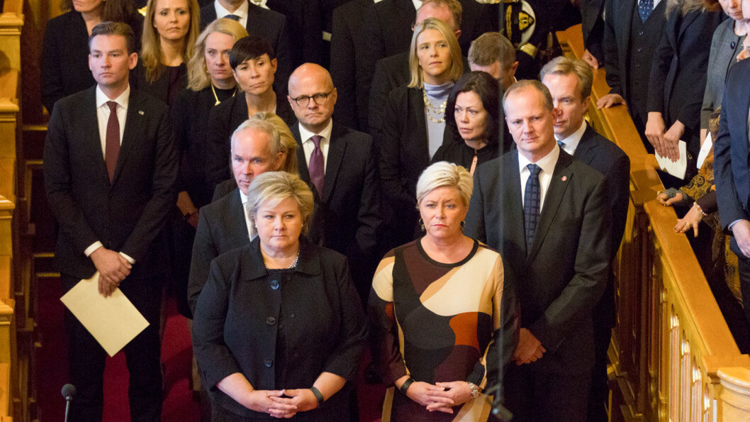 FULL BOMPENGE-FART: Regjeringen kan skryte av rekordhøy aktivitet i veibyggingen. Og et nivå på bompengeinnkrevingen som heller ingen andre er i nærheten av å matche. Bildet er tatt under Stortingets høytidelig åpning 9. oktober 2017. Foto: Hans Kristian Thorbjørnsen/Stortinget FULL BOMPENGE-FART: Regjeringen kan skryte av rekordhøy aktivitet i veibyggingen. Og et nivå på bompengeinnkrevingen som heller ingen andre er i nærheten av å matche. Bildet er tatt under Stortingets høytidelig åpning 9. oktober 2017. Foto: Hans Kristian Thorbjørnsen/Stortinget