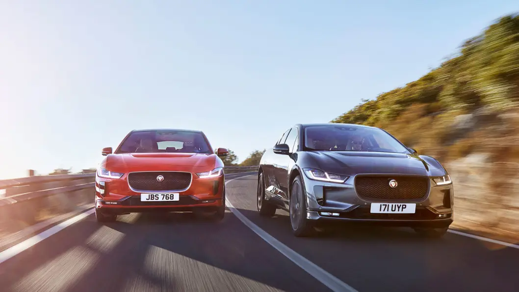 MED ELLER UTEN LYD: Skal elbilen gå lydløst, eller vil du høre at du trykker ned gasspedalen? På nye Jaguar I-Pace kan du velge. Foto: Jaguar MED ELLER UTEN LYD: Skal elbilen gå lydløst, eller vil du høre at du trykker ned gasspedalen? På nye Jaguar I-Pace kan du velge. Foto: Jaguar