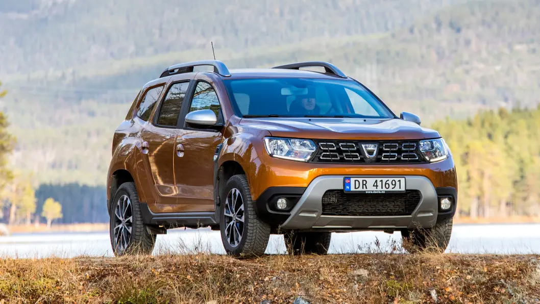 FERSKING: Det er ikke så mange nordmenn som kjenner til Dacia Duster. Men med firehjulsdrift, praktisk SUV-karosseri og solid Renault-teknikk til en billig penge, er den verdt et nærmere bekjentskap. Foto: Tomm W. Christiansen FERSKING: Det er ikke så mange nordmenn som kjenner til Dacia Duster. Men med firehjulsdrift, praktisk SUV-karosseri og solid Renault-teknikk til en billig penge, er den verdt et nærmere bekjentskap. Foto: Tomm W. Christiansen