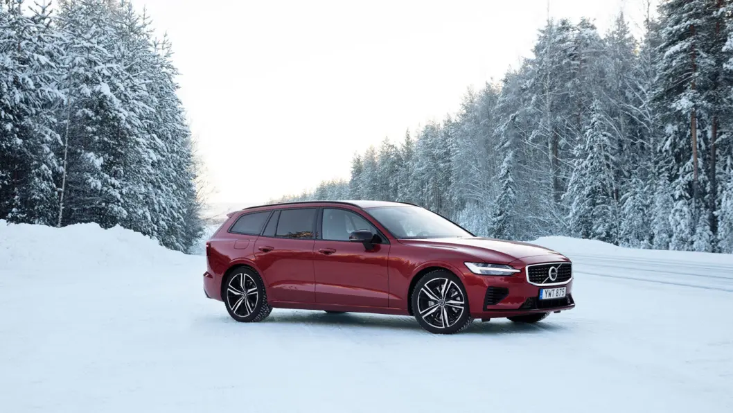 IKKE PRISPRINSESSEN: Skjønnheten har sin pris, og V60 koster mer enn mange større konkurrenter. Men mange er villige til å betale for det lille ekstra Volvo tilbyr. IKKE PRISPRINSESSEN: Skjønnheten har sin pris, og V60 koster mer enn mange større konkurrenter. Men mange er villige til å betale for det lille ekstra Volvo tilbyr.