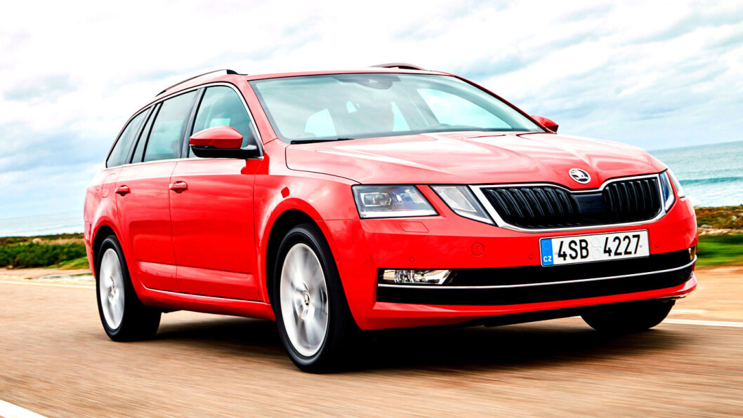 KLASSIKER: Skoda Octavia selges bare som stasjonsvogn i Norge – og den selger bra, tatt i betraktning at den bare finnes med tradisjonelle forbrenningsmotorer. Ladbar hybrid kommer først i 2020. KLASSIKER: Skoda Octavia selges bare som stasjonsvogn i Norge – og den selger bra, tatt i betraktning at den bare finnes med tradisjonelle forbrenningsmotorer. Ladbar hybrid kommer først i 2020.