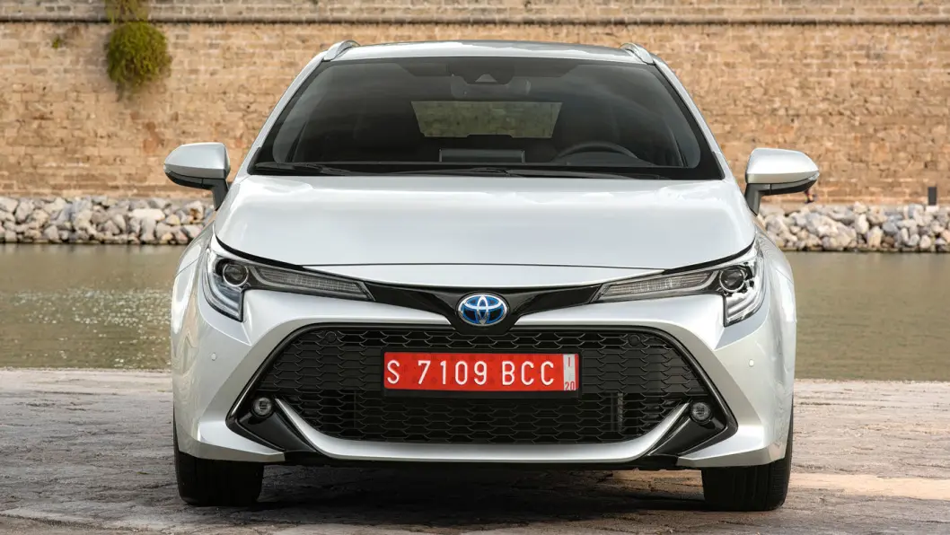 LAV: Når du ser denne fronten i bakspeilet, tenker du neppe «aha, en Corolla!» LAV: Når du ser denne fronten i bakspeilet, tenker du neppe «aha, en Corolla!»