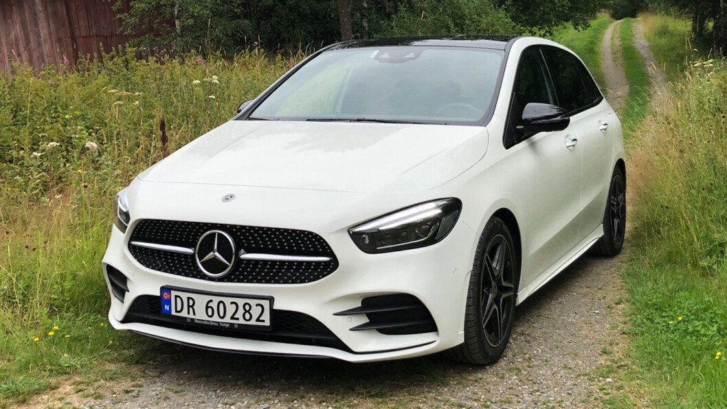 VENTER: Mercedes B-klasse er på mange måter en utmerket bil, men den ramler utenfor de fleste sammenhenger på det norske markedet i påvente av en ladbar hybrid og en SUV på samme plattform. Foto: Øivind A. Monn-Iversen VENTER: Mercedes B-klasse er på mange måter en utmerket bil, men den ramler utenfor de fleste sammenhenger på det norske markedet i påvente av en ladbar hybrid og en SUV på samme plattform. Foto: Øivind A. Monn-Iversen