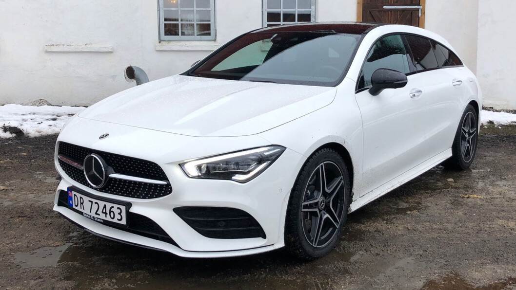 ELEGANT: Mercedes CLA Shooting brake er både formlekker og funksjonell. Det er en sjelden kombinasjon som gir maks designscore i vår test. Foto: Øivind A. Monn-Iversen ELEGANT: Mercedes CLA Shooting brake er både formlekker og funksjonell. Det er en sjelden kombinasjon som gir maks designscore i vår test. Foto: Øivind A. Monn-Iversen
