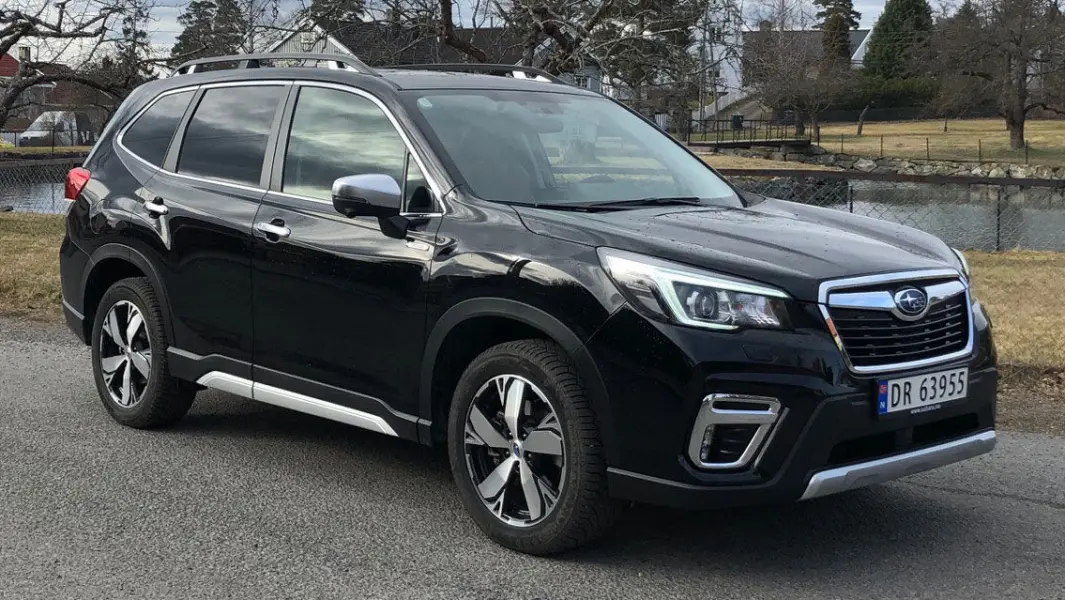 ROBUST: Utseendet til Subaru Forester får ingen pris, men bilen signaliserer noe robust og trygt. ROBUST: Utseendet til Subaru Forester får ingen pris, men bilen signaliserer noe robust og trygt.