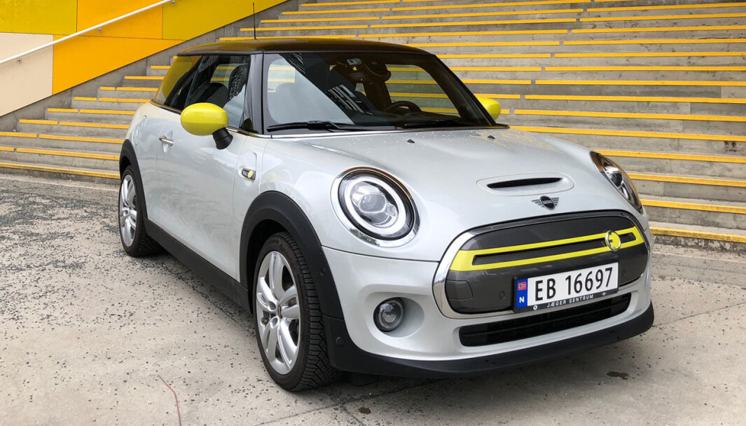 <span class="font-weight-bold" data-lab-font_weight_desktop="font-weight-bold">MINI COOPER S E:</span> Som alle Mini'er byr også den elektriske Cooper-varianten på herlig kjøreglede. <span class="font-weight-bold" data-lab-font_weight_desktop="font-weight-bold">MINI COOPER S E:</span> Som alle Mini'er byr også den elektriske Cooper-varianten på herlig kjøreglede.