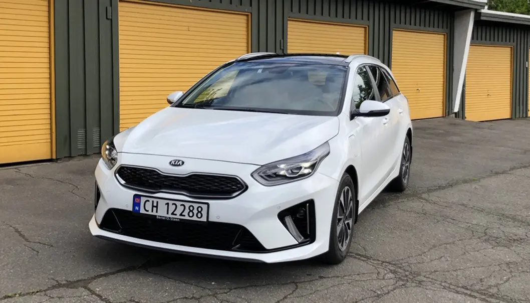 <span class=" font-weight-bold" data-lab-font_weight_desktop="font-weight-bold">OVERBEVISER:</span> Kia Ceed trekkes fram som en av mange biler fra Kia og Hyundai som har gode nærlys. Fjernlysene derimot, får kritikk. <span class=" font-weight-bold" data-lab-font_weight_desktop="font-weight-bold">OVERBEVISER:</span> Kia Ceed trekkes fram som en av mange biler fra Kia og Hyundai som har gode nærlys. Fjernlysene derimot, får kritikk.