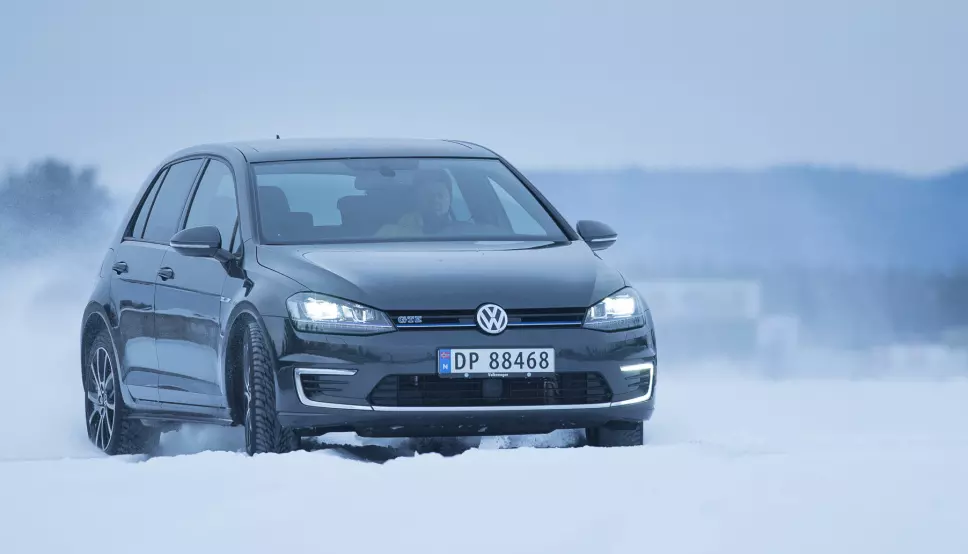 ET LITE STYKKE NORGE: Det er fortsatt VW Golf som dominerer bilhandelen i Norge.