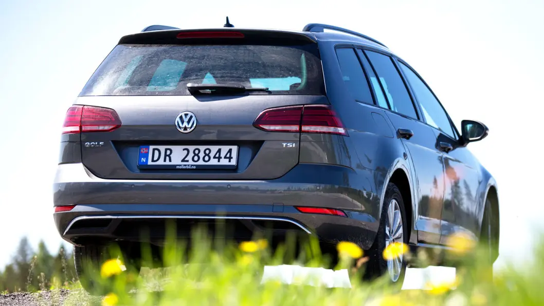 ALLE LIKER: Ennå har vi til gode å finne en person som ikke liker seg bak rattet i VW Golf. ALLE LIKER: Ennå har vi til gode å finne en person som ikke liker seg bak rattet i VW Golf.
