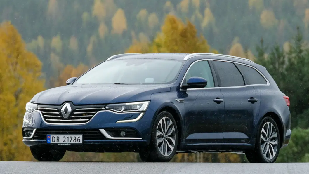 STOR OG STILIG: Renault Talisman er større enn flere av konkurrentene og har et utseende som mange mener er spennende. Foto: Jon Terje Hellgren Hansen STOR OG STILIG: Renault Talisman er større enn flere av konkurrentene og har et utseende som mange mener er spennende. Foto: Jon Terje Hellgren Hansen