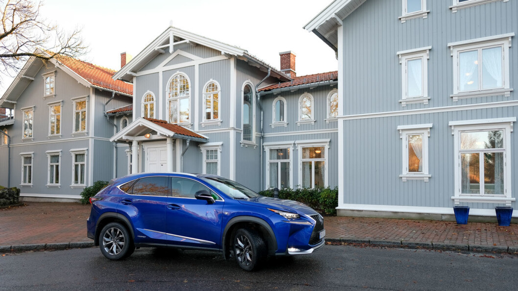 HYBRID: Hybrid-systemet, som består av en bensinmotor og en elmotor, skal gi lavere forbruk og utslipp. Derfor gir det en avgiftsfordel på rundt 50.000 kroner. HYBRID: Hybrid-systemet, som består av en bensinmotor og en elmotor, skal gi lavere forbruk og utslipp. Derfor gir det en avgiftsfordel på rundt 50.000 kroner.