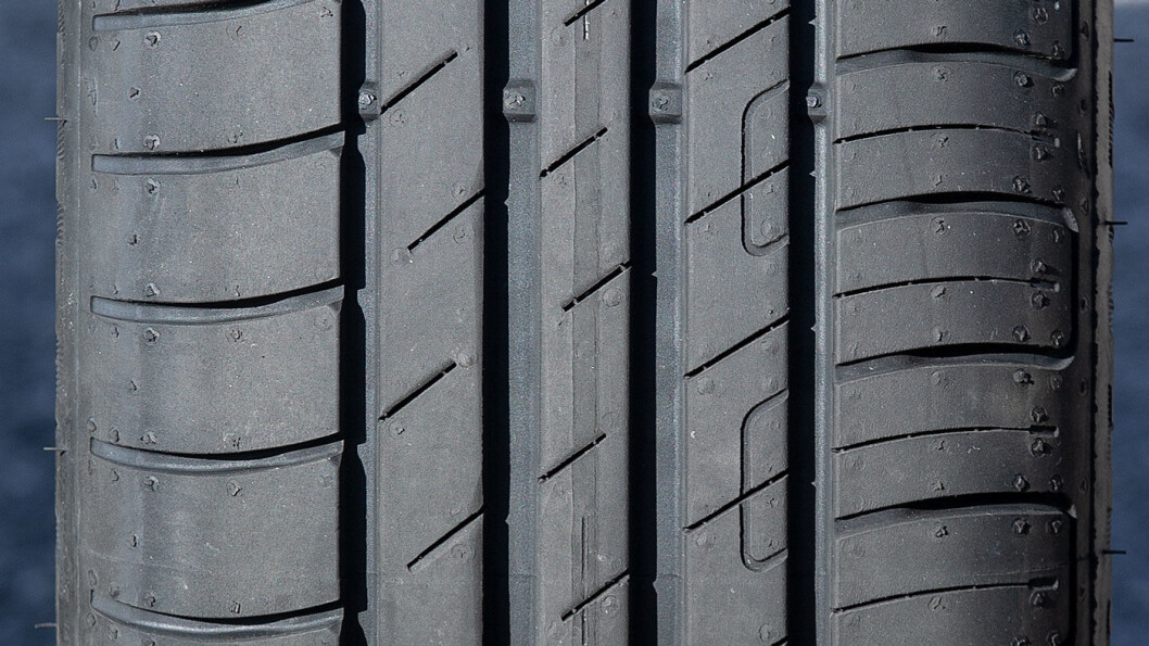 OPP OG NED: Ingen sommerdekk i testen har lengre bremselengde enn Goodyear-dekket. OPP OG NED: Ingen sommerdekk i testen har lengre bremselengde enn Goodyear-dekket.