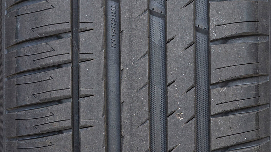 NUMMER 1: Dette Michelin-dekket er bra på det meste – unntatt dekkstøy. NUMMER 1: Dette Michelin-dekket er bra på det meste – unntatt dekkstøy.