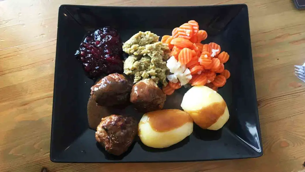 SLAPPE GREIER: Kjøttkakene er bedre på kroa 10 minutter lenger nordover, og sausen og grønnsakene er bare ikke til å spise opp. SLAPPE GREIER: Kjøttkakene er bedre på kroa 10 minutter lenger nordover, og sausen og grønnsakene er bare ikke til å spise opp.