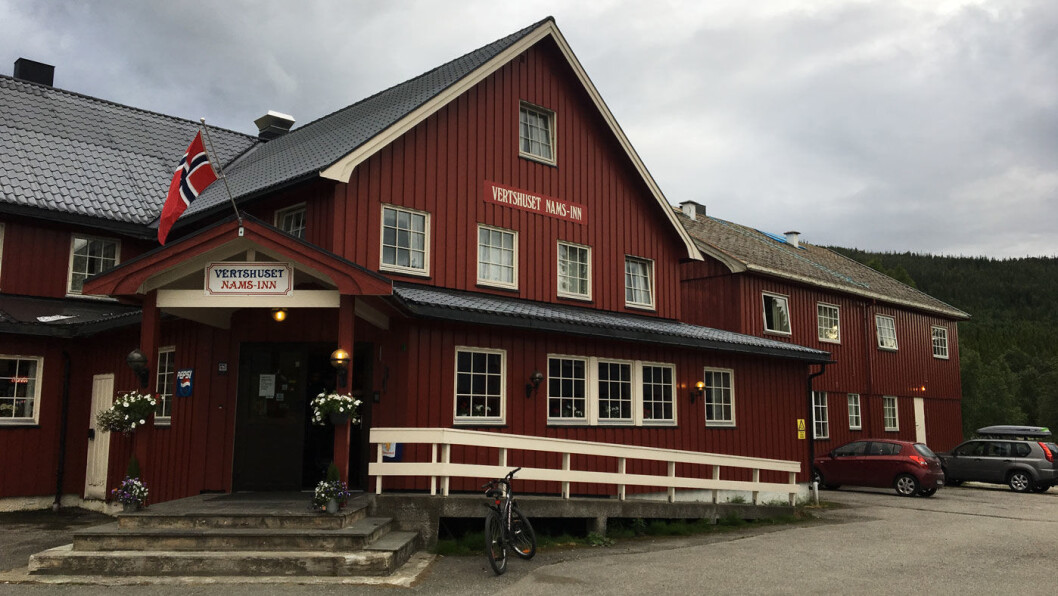NAMS-INN: Vertshus med veikro. NAMS-INN: Vertshus med veikro.