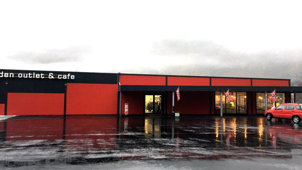MAT OG SHOPPING: Her kombineres et fabrikkutsalg med en enkel kafé. MAT OG SHOPPING: Her kombineres et fabrikkutsalg med en enkel kafé.