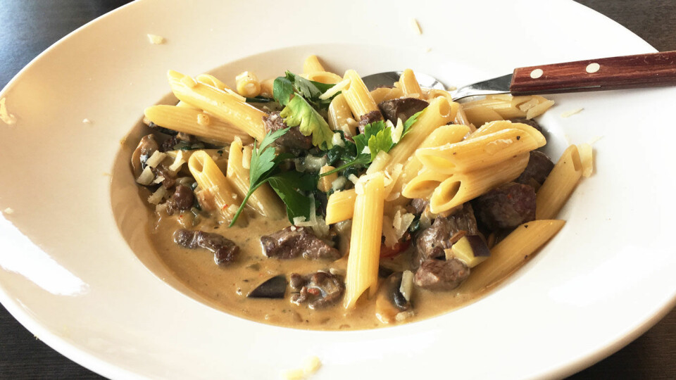 ANBEFALES: Perfekt kokt pasta med nydelig reinkjøtt er en lykkelig kombinasjon.
