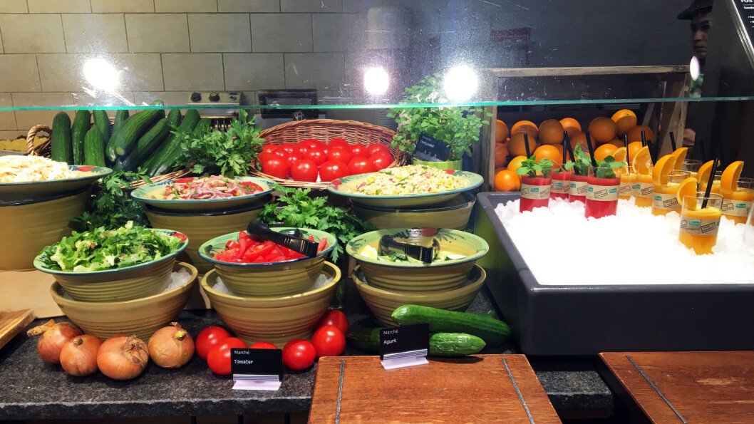 FRISKT OG GRØNT: Bland din egen salat av friske grønnsaker og smak for all del på en av nypressede juicene. FRISKT OG GRØNT: Bland din egen salat av friske grønnsaker og smak for all del på en av nypressede juicene.