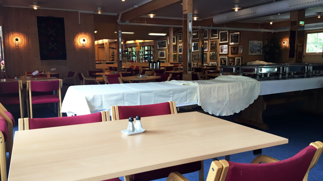HIT KOMMER TURISTBUSSENE: Kafé, men også med julebutikk og souvenirer i første etasje. HIT KOMMER TURISTBUSSENE: Kafé, men også med julebutikk og souvenirer i første etasje.