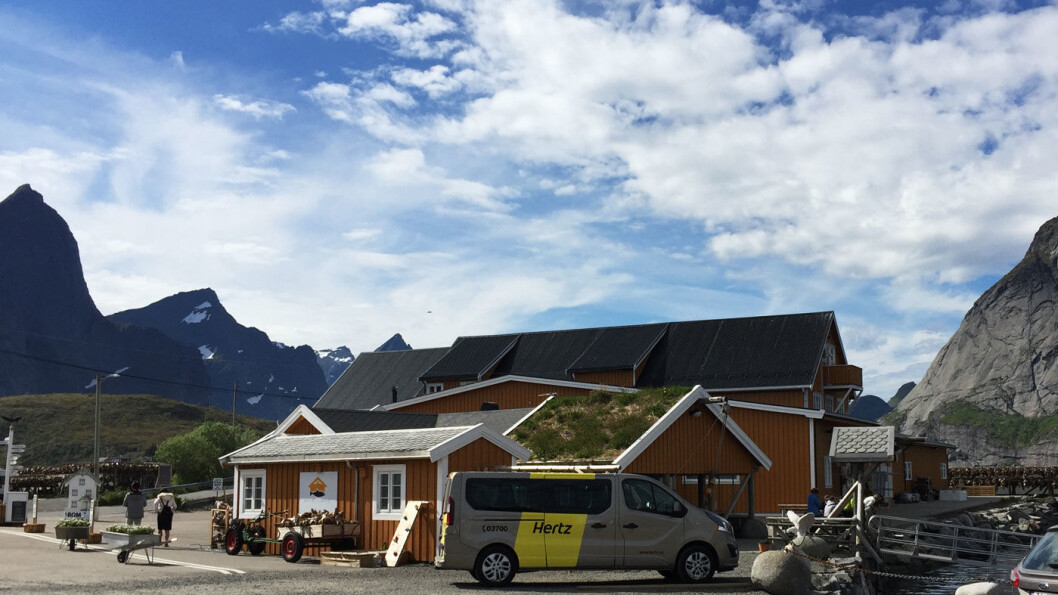IDYLLISK BELIGGENHET: Anitas sjømat ligger på Sakrisøy i Lofoten med den karakteristiske Lofotveggen i bakgrunnen. IDYLLISK BELIGGENHET: Anitas sjømat ligger på Sakrisøy i Lofoten med den karakteristiske Lofotveggen i bakgrunnen.