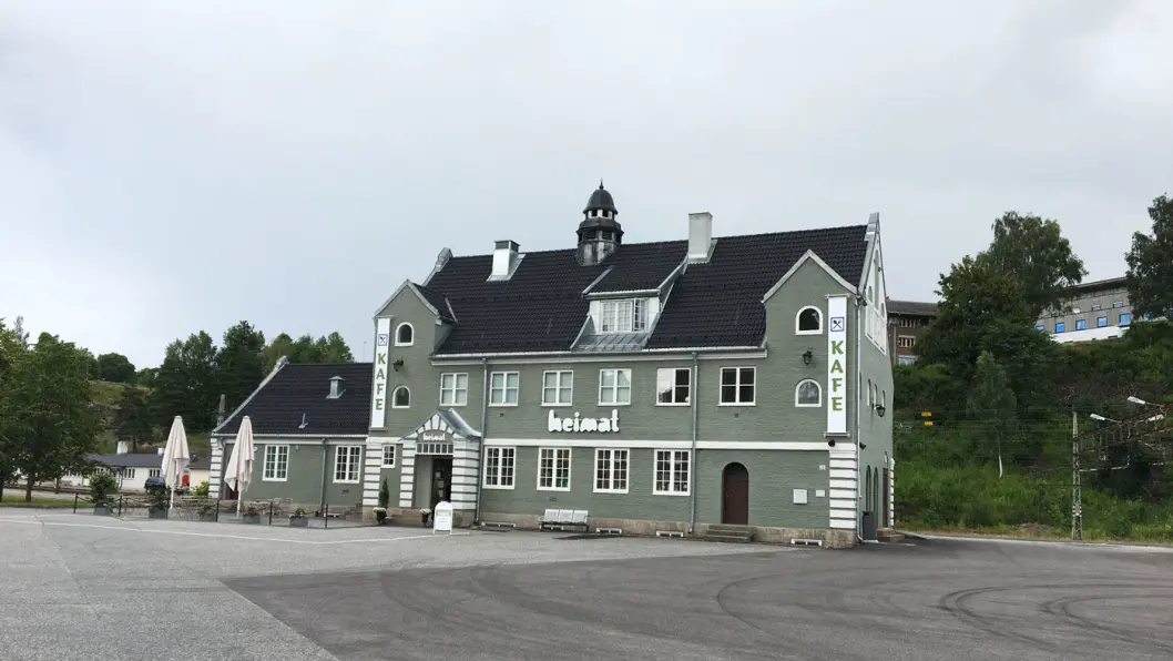 NEDE PÅ STASJONEN: I den gamle stasjonsbygningen i Notodden kan du nå få god mat. NEDE PÅ STASJONEN: I den gamle stasjonsbygningen i Notodden kan du nå få god mat.