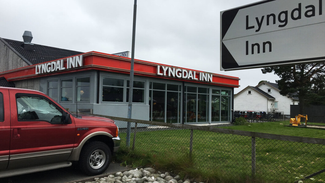 LYNGDAL INN: Veikro ved bensinstasjon utenfor sentrum av Lyngdal. LYNGDAL INN: Veikro ved bensinstasjon utenfor sentrum av Lyngdal.