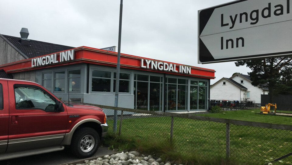 LYNGDAL INN: Veikro ved bensinstasjon utenfor sentrum av Lyngdal.