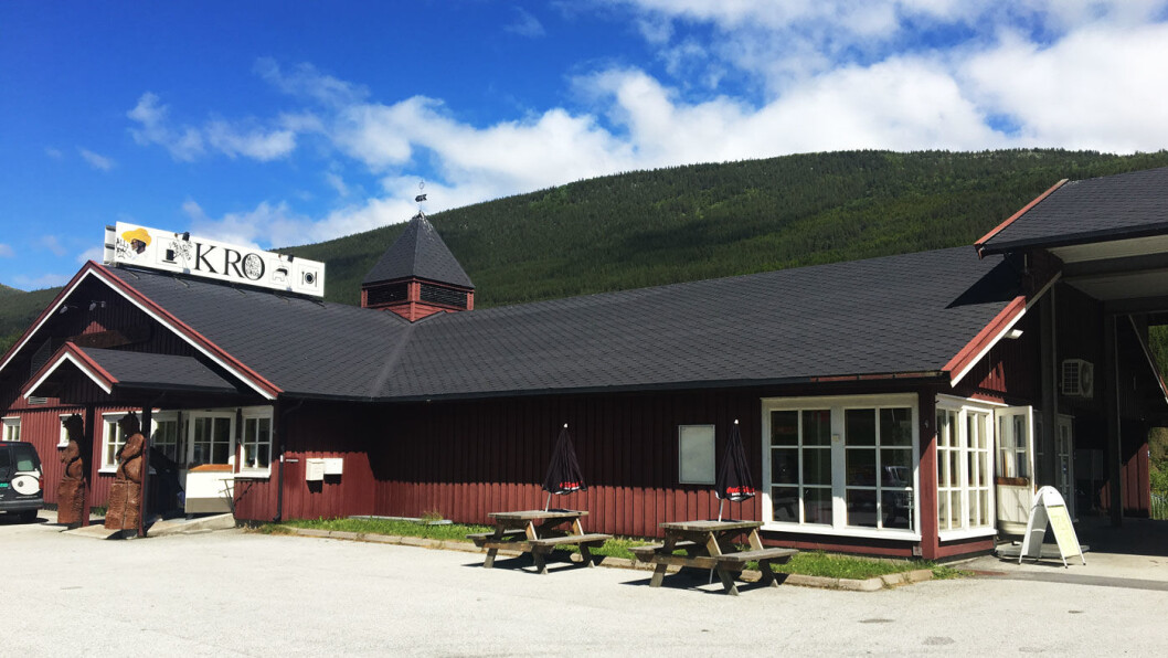 DOVRESKOGEN GJESTEGÅRD: Veikro og bensinstasjon 20 minutter sør for Dombås. DOVRESKOGEN GJESTEGÅRD: Veikro og bensinstasjon 20 minutter sør for Dombås.
