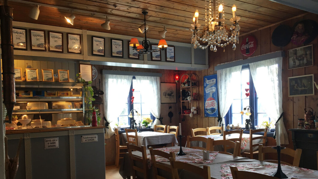 SJARMERENDE: Hyggelig, liten kafé som også er brukthandel. SJARMERENDE: Hyggelig, liten kafé som også er brukthandel.