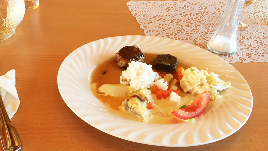 LITT AV HVERT: Med buffet blir det kanskje ikke så pene tallerkener, men mange smaker da! LITT AV HVERT: Med buffet blir det kanskje ikke så pene tallerkener, men mange smaker da!