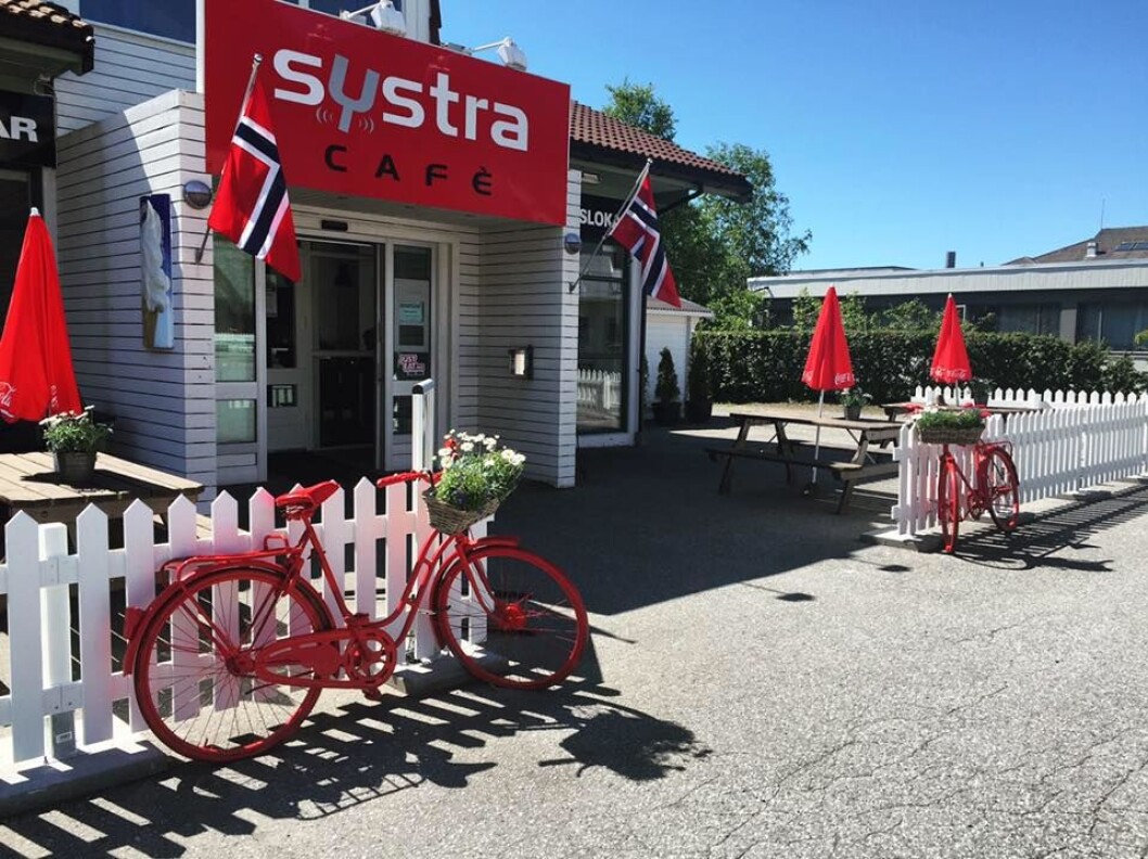 KAFE OG VEIKRO: Systra Cafe tar hyggelig imot. KAFE OG VEIKRO: Systra Cafe tar hyggelig imot.