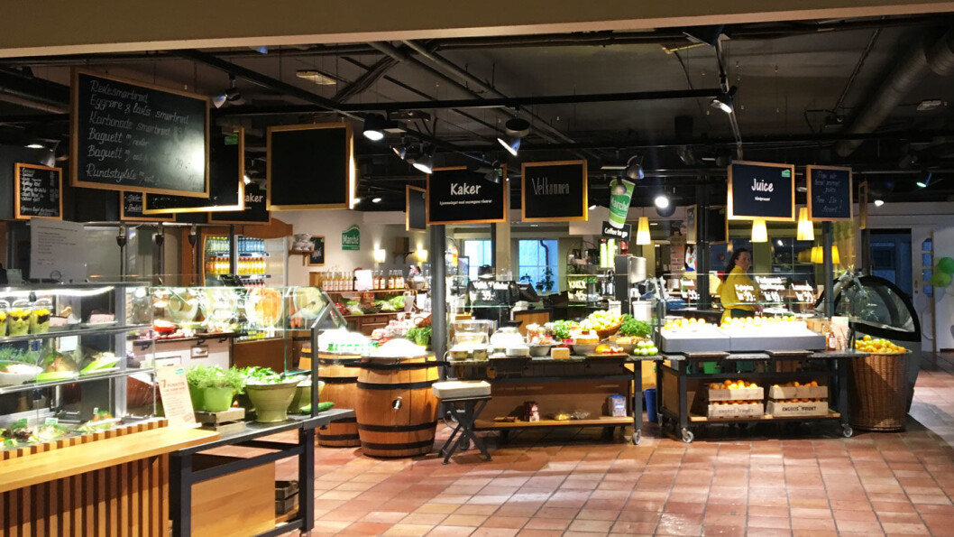 HER FÅR DU LYST PÅ MAT: På Marché Rygge Vest ønskes du velkommen, og den store disken i midten byr på mange fristelser. Foto: Motor-redaksjonen HER FÅR DU LYST PÅ MAT: På Marché Rygge Vest ønskes du velkommen, og den store disken i midten byr på mange fristelser. Foto: Motor-redaksjonen