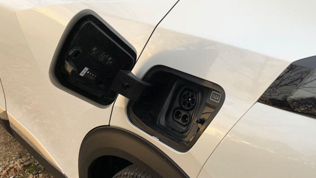 LADEKLAR: Omsider har også Peugeot kommet på banen med attraktive modeller som kan lades med ledning. LADEKLAR: Omsider har også Peugeot kommet på banen med attraktive modeller som kan lades med ledning.