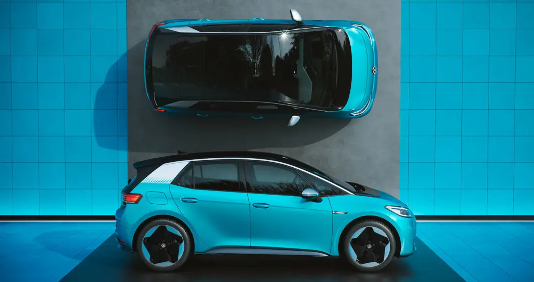 ÅPNER SALGET: ID.3 er elbilen som åpner en ny æra for verdens største bilprodusent, Volkswagen. Trang fødsel til tross – de endelige prisene er nå klare og bilen kan bestilles. Levering tidligst i september. Foto: Volkswagen AG ÅPNER SALGET: ID.3 er elbilen som åpner en ny æra for verdens største bilprodusent, Volkswagen. Trang fødsel til tross – de endelige prisene er nå klare og bilen kan bestilles. Levering tidligst i september. Foto: Volkswagen AG