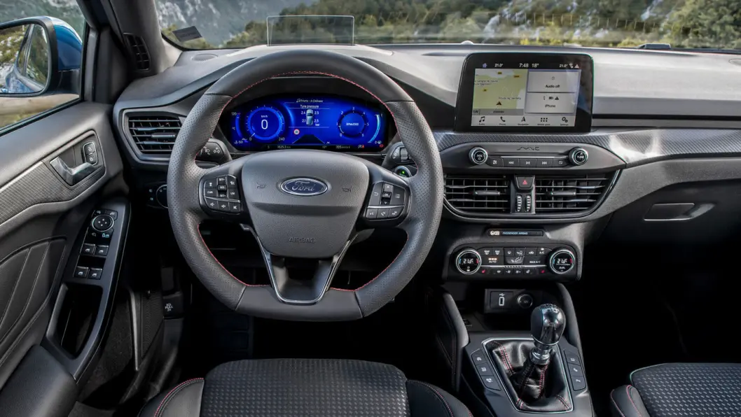 NY SKJERM: 12,3 tommers infoskjerm kommer som standard på nye Ford Focus Ecoboost. NY SKJERM: 12,3 tommers infoskjerm kommer som standard på nye Ford Focus Ecoboost.