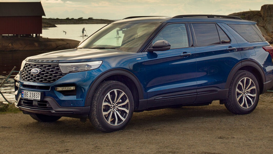 UBESKJEDEN: Ford Explorer kommer inn på markedet stor tyngde – men også en hybrid drivlinje som gjør den helelektrisk i 42 km. Foto: Ford Motor Norge UBESKJEDEN: Ford Explorer kommer inn på markedet stor tyngde – men også en hybrid drivlinje som gjør den helelektrisk i 42 km. Foto: Ford Motor Norge