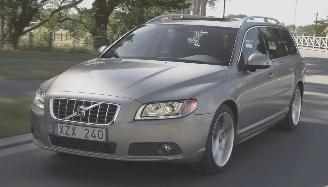 BELTETRØBBEL: Denne V70-modellen er blant Volvoene som kalles tilbake. BELTETRØBBEL: Denne V70-modellen er blant Volvoene som kalles tilbake.