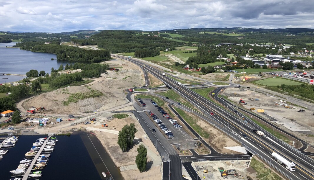 NY VEI: Slik ser nye E6 ved Mjøsa ut, fra toppen i 18. etasje på Mjøstårnet i Brumunddal. NY VEI: Slik ser nye E6 ved Mjøsa ut, fra toppen i 18. etasje på Mjøstårnet i Brumunddal.