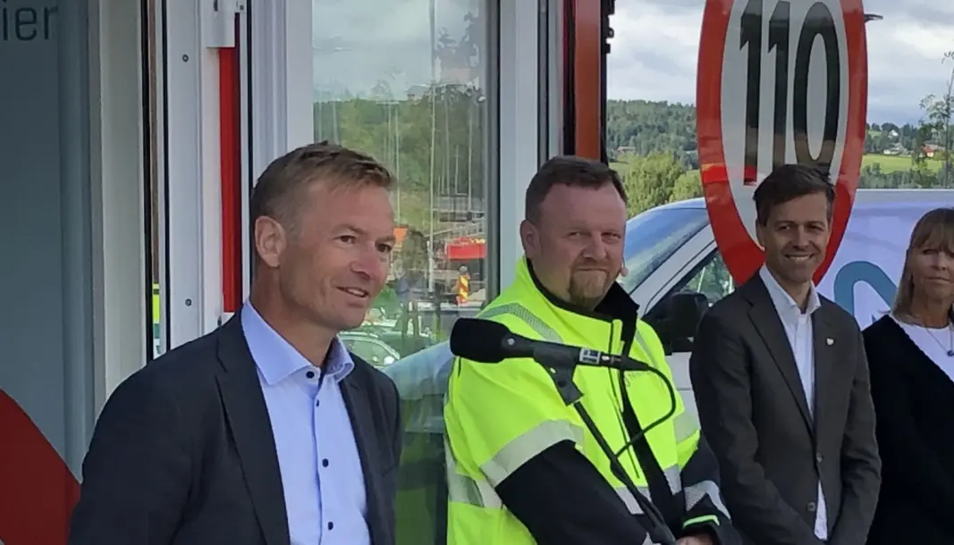 KREVER HANDLING: Helge Orten (t.v.) ber Knut Arild Hareide (t.h.) kjappe seg. KREVER HANDLING: Helge Orten (t.v.) ber Knut Arild Hareide (t.h.) kjappe seg.