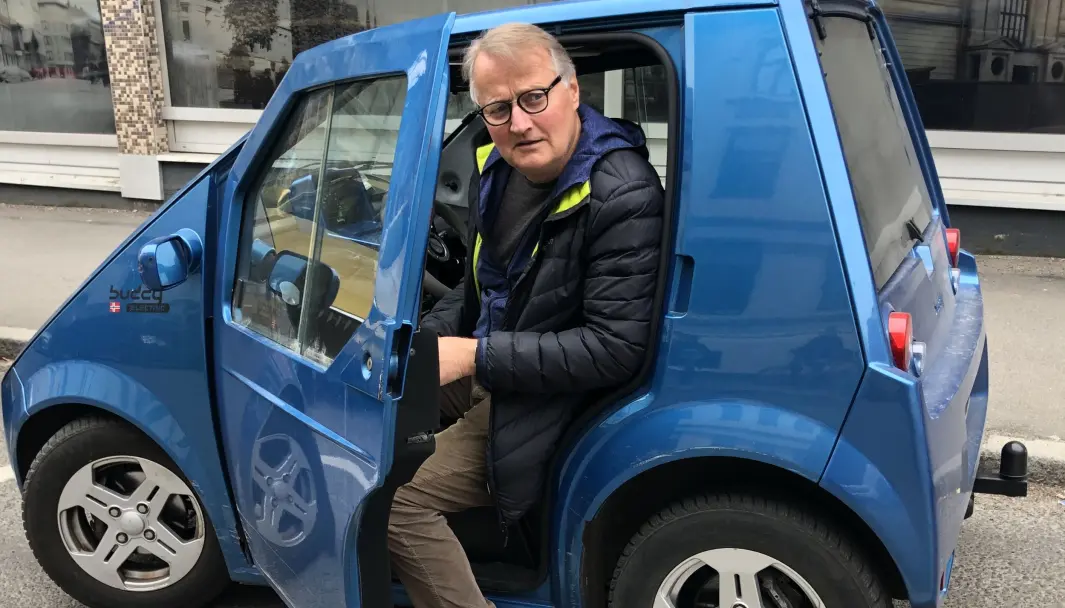 ALLES VENN: Rune Bjerke på gode 190 cm mener han har plass nok i sin Buddy. ALLES VENN: Rune Bjerke på gode 190 cm mener han har plass nok i sin Buddy.