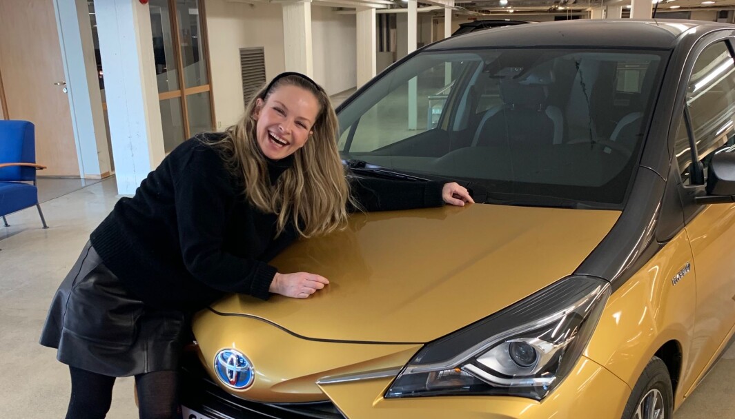 RETT RADIOBIL: Synnøve Skarbø og hennes Toyota Yaris. RETT RADIOBIL: Synnøve Skarbø og hennes Toyota Yaris.
