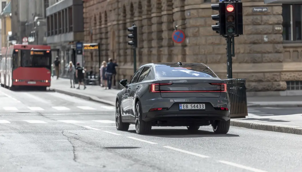 <span class="font-weight-bold" data-lab-font_weight_desktop="font-weight-bold">BYVENNLIG: </span>Det kan fort bli litt knoting med mobil og betalingsløsning når man skal parkere på regulerte områder. Polestar og EasyPark gjør det enklere. <span class="font-weight-bold" data-lab-font_weight_desktop="font-weight-bold">BYVENNLIG: </span>Det kan fort bli litt knoting med mobil og betalingsløsning når man skal parkere på regulerte områder. Polestar og EasyPark gjør det enklere.