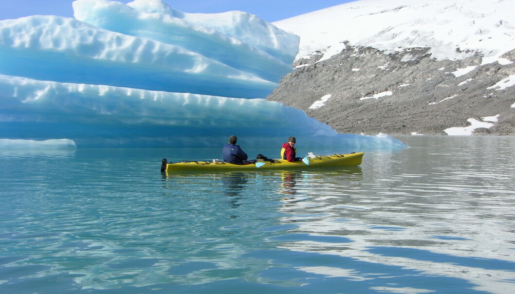 <b>ISKLART:</b> Jostedalsbreen kan oppleves både til fots – og til kajakk. <b>ISKLART:</b> Jostedalsbreen kan oppleves både til fots – og til kajakk.