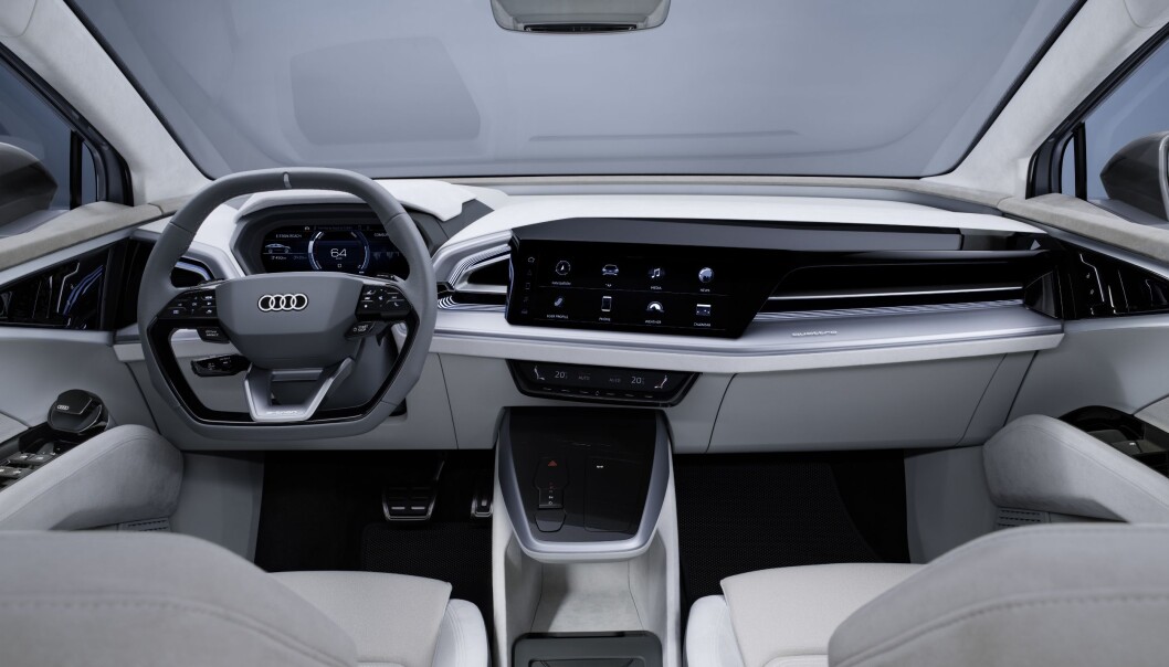 <b>NYTOLKNING: </b>Audi har tatt sin kjente oppskrift et hakk videre på denne konseptbilen. Q4 Sportback e-tron Concept er likevel gjenkjenelig, med Virtual Cockpit og 12,3-tommers berøringsskjerm i senter. <b>NYTOLKNING: </b>Audi har tatt sin kjente oppskrift et hakk videre på denne konseptbilen. Q4 Sportback e-tron Concept er likevel gjenkjenelig, med Virtual Cockpit og 12,3-tommers berøringsskjerm i senter.